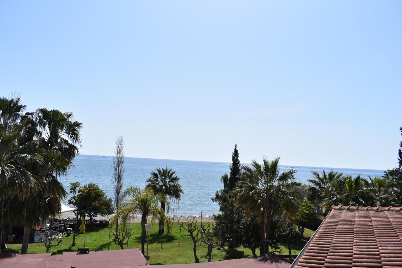 Andreas & Melanie Beach Hotel Governors Beach Exterior photo